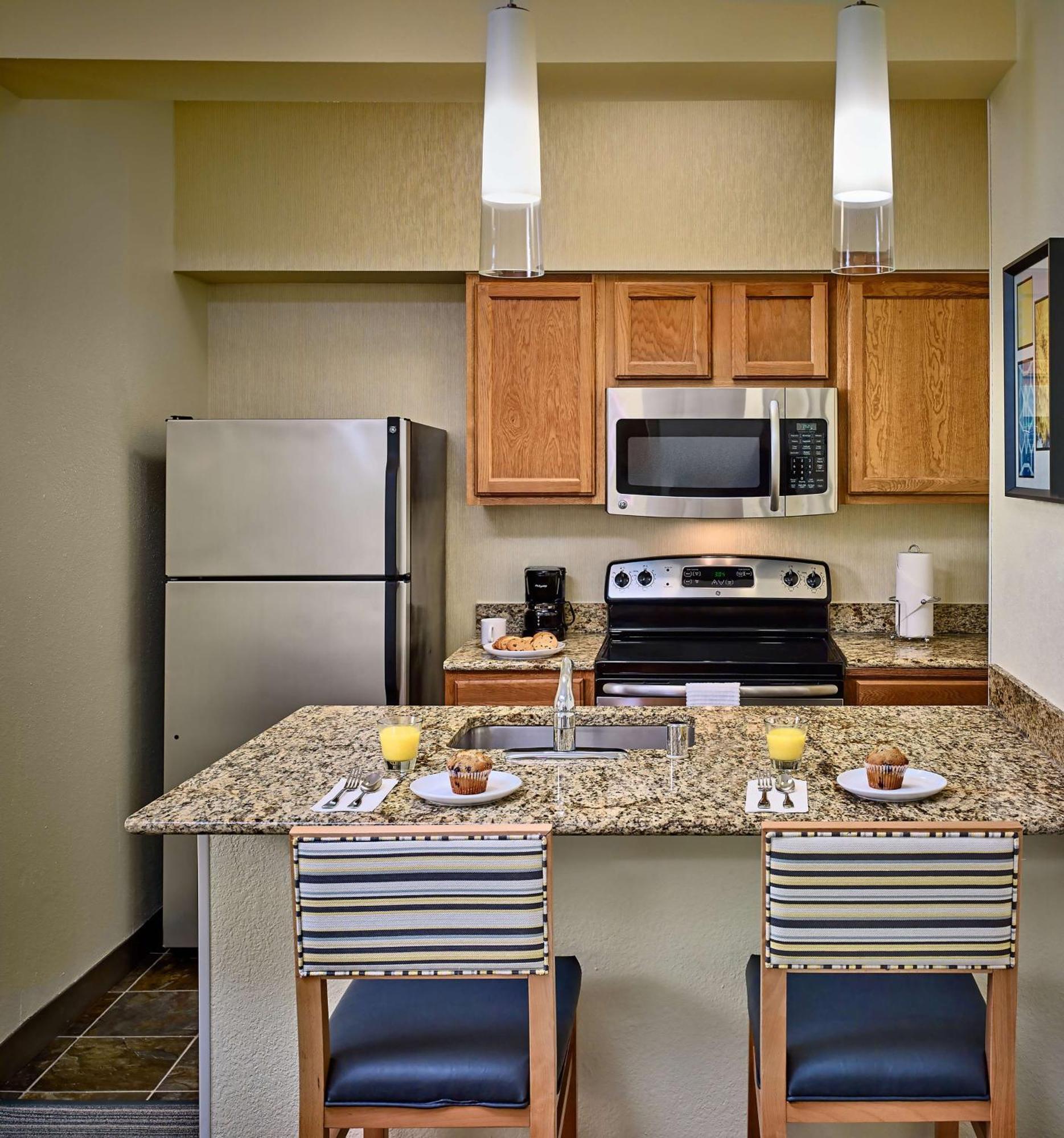 Sonesta Simply Suites Memphis East Poplar Pike Exterior photo